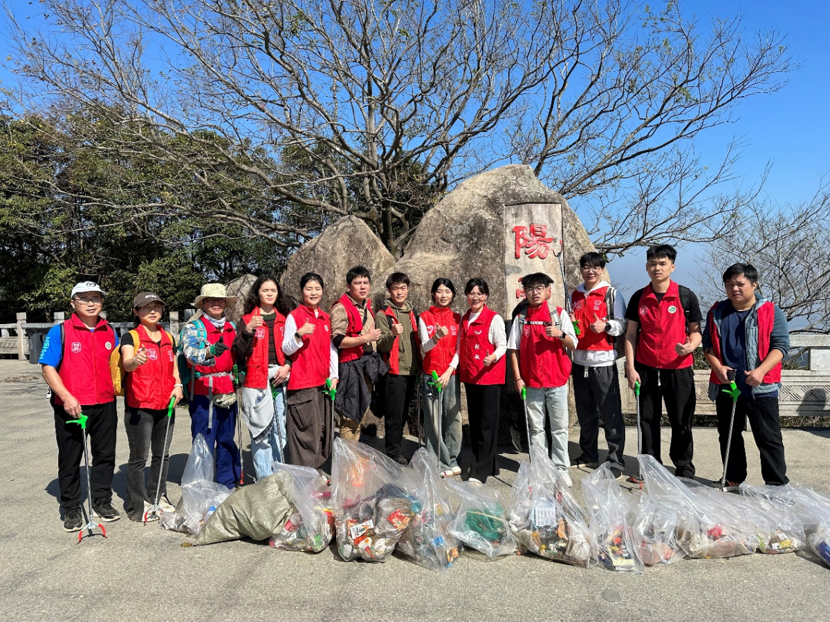 守護(hù)綠水青山，久信達(dá)環(huán)保袋義工點(diǎn)亮陽臺(tái)山(圖4)